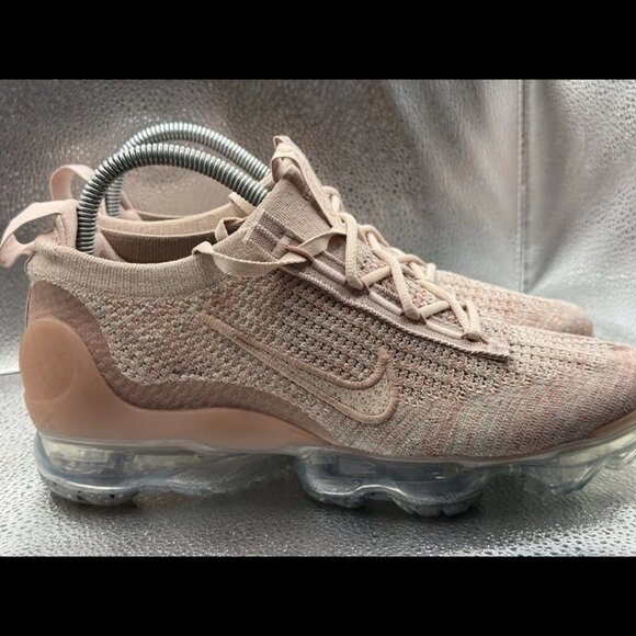 Size 9 - Nike Women’s‎ Air VaporMax 2022 Flyknit Shoes Pink Oxford DJ9975-600 - Picture 2 of 8